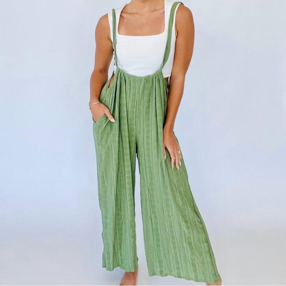 Olive eyelet suspenders pants size medium brand Bucket List